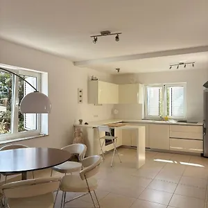 https://villa-matovica.primorje-gorskikotar.com